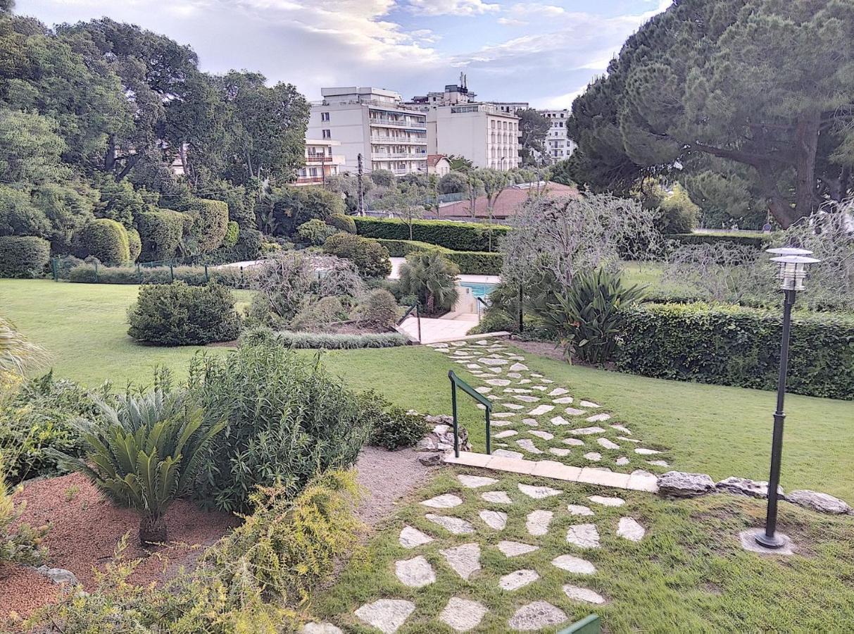 Chateau De La Pinede Juan-les-Pins Extérieur photo
